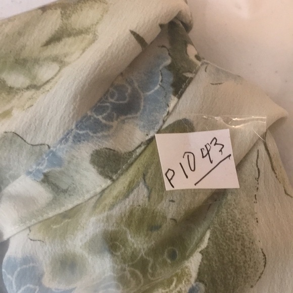 SZ 22 Top Career Blouse,Floral,Cream,Blues& Green,Short Sleeves,Flap Pocket EUC - Picture 11 of 11